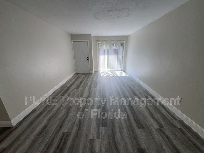5485 Se 30th Pl #B - Photo 4 of 46