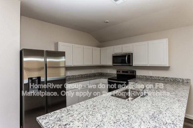 621 Jameson St - Photo 6 of 22
