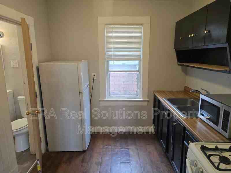 3721 W 33rd St Uppr - Photo 2 of 20