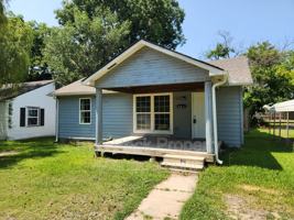 featured image of 610 W 22nd St