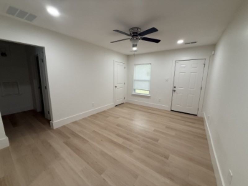 934 N Hollywood St - Photo 7 of 25