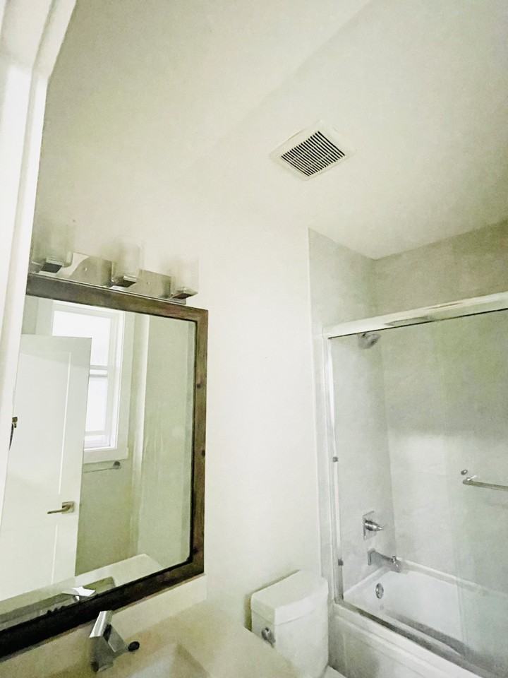 16562 103 Avenue - Photo 3 of 7