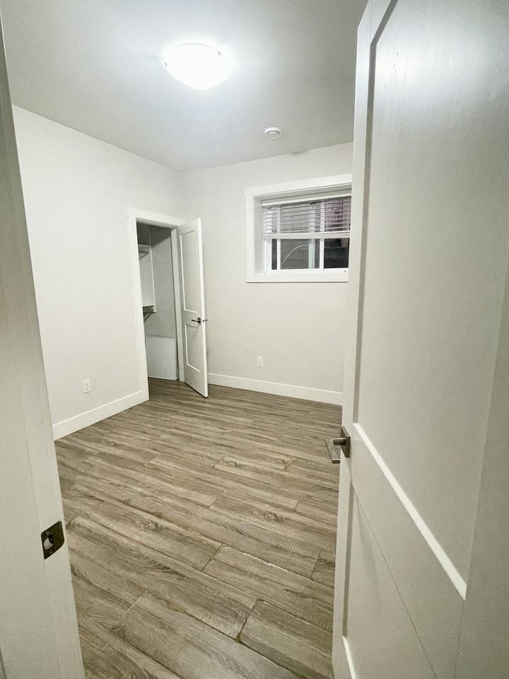16562 103 Avenue - Photo 4 of 7