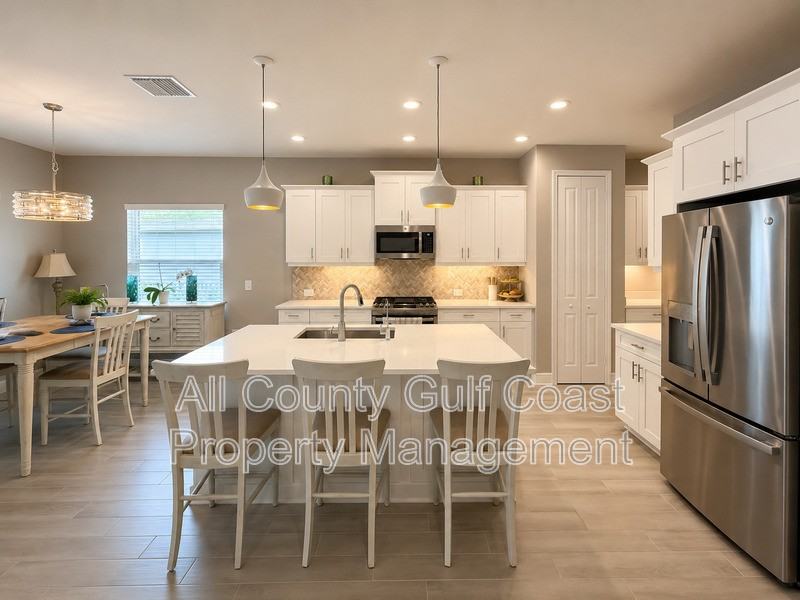 10194 Canaveral Cir - Photo 3 of 30