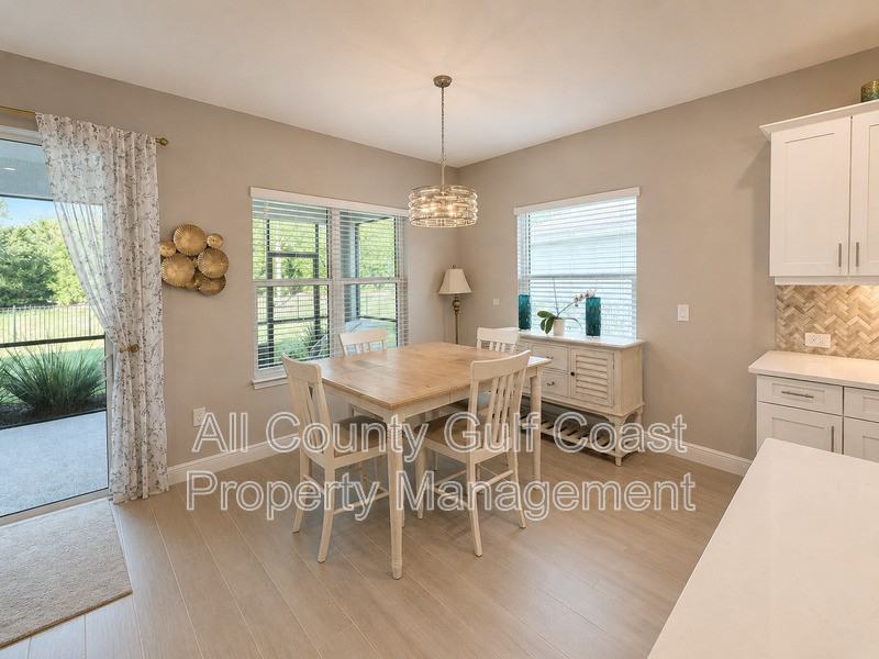 10194 Canaveral Cir - Photo 5 of 30