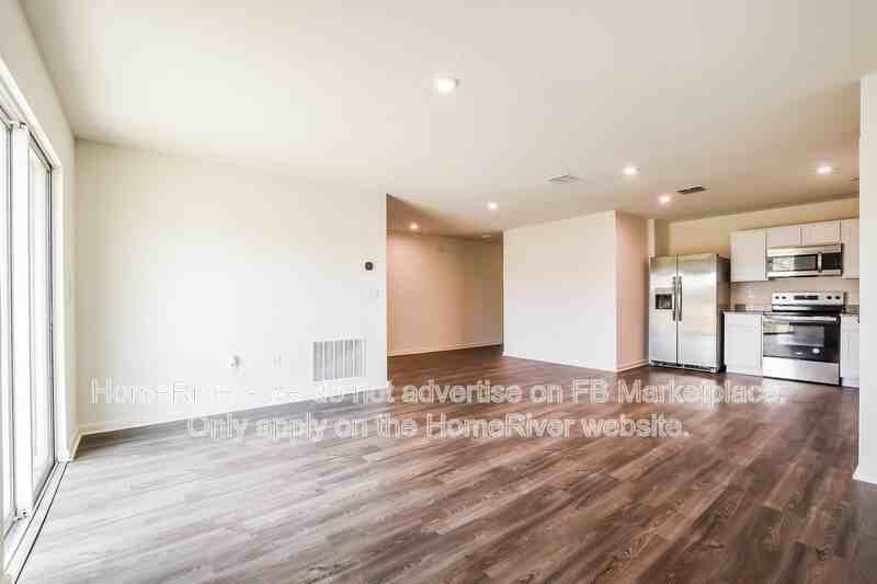 1971 Iowa Dr - Photo 6 of 23