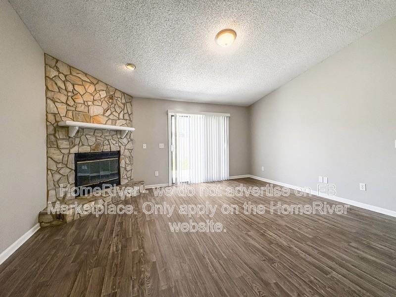 7966 Amandas Crossing Dr E - Photo 6 of 22