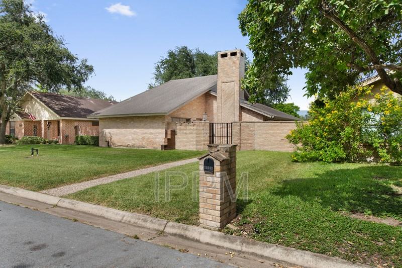 24043 Augusta Dr - Photo 4 of 14
