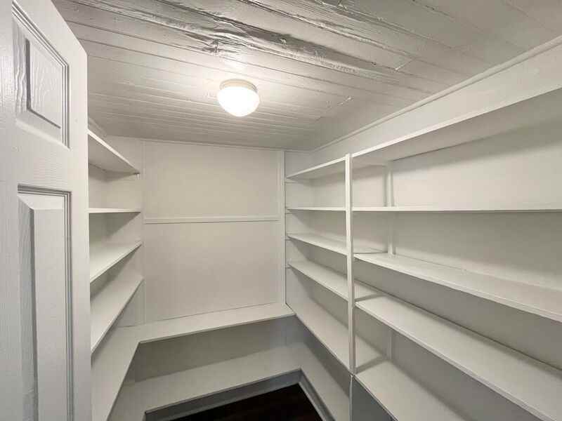 1810 Vale St - Photo 7 of 30