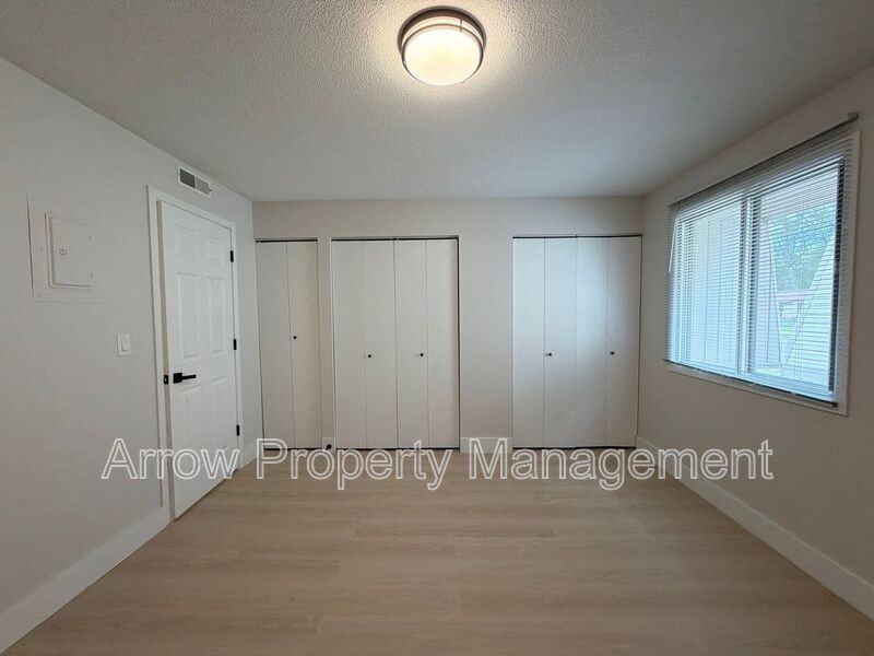 3619 N 60th St #24 - Photo 5 of 7