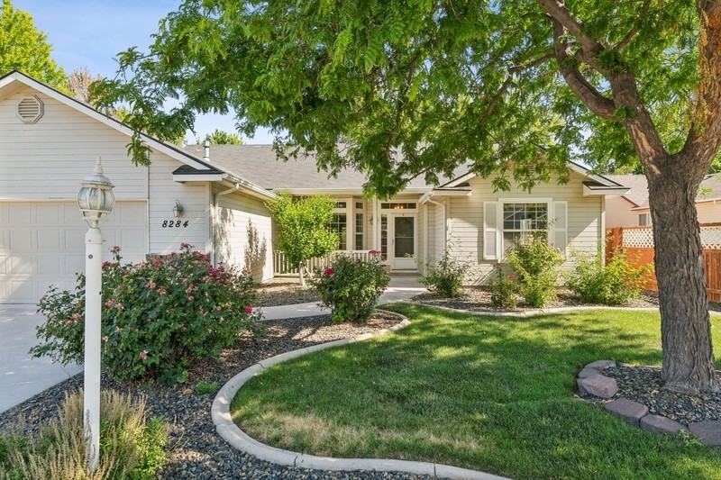 8284 W Galactic Ct - Photo 3 of 40