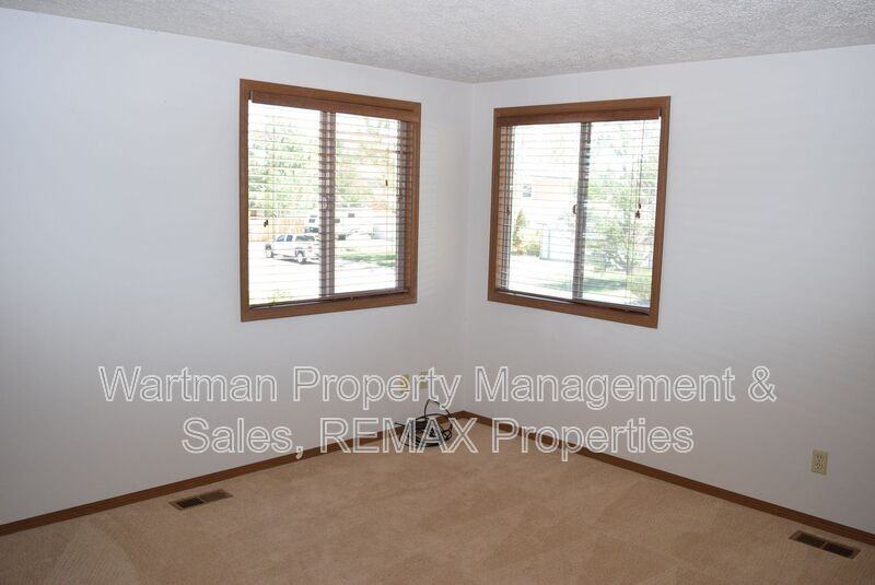 2860 Frazier Ln - Photo 4 of 20