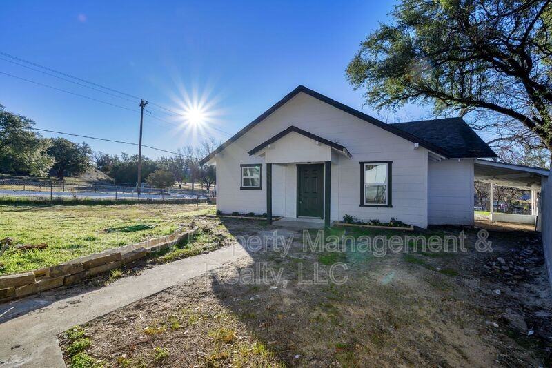 71 Crown Rd - Photo 4 of 22