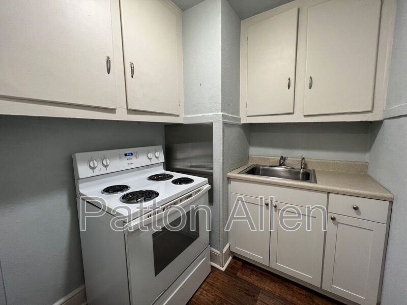 60 Flint St #5 - Photo 2 of 14
