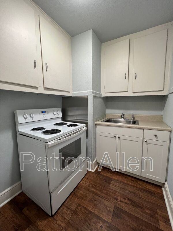60 Flint St #5 - Photo 3 of 14