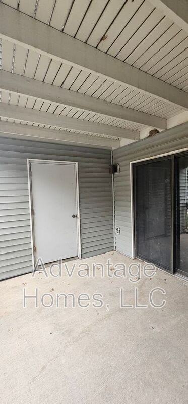 8793 W 106th Ter - Photo 4 of 35