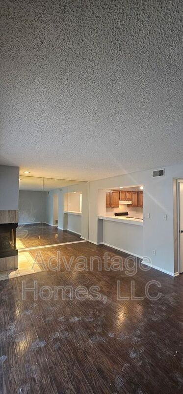 8793 W 106th Ter - Photo 5 of 35