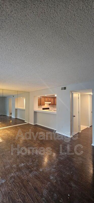 8793 W 106th Ter - Photo 6 of 35