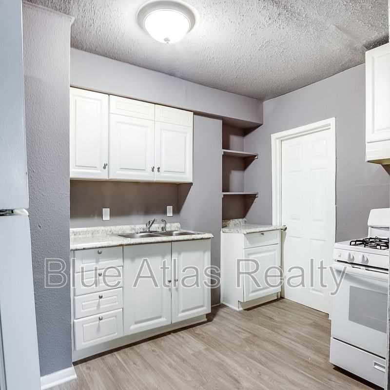 1724 Pear St - Photo 3 of 10