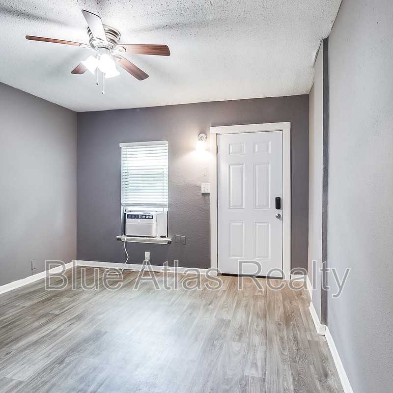 1724 Pear St - Photo 6 of 10