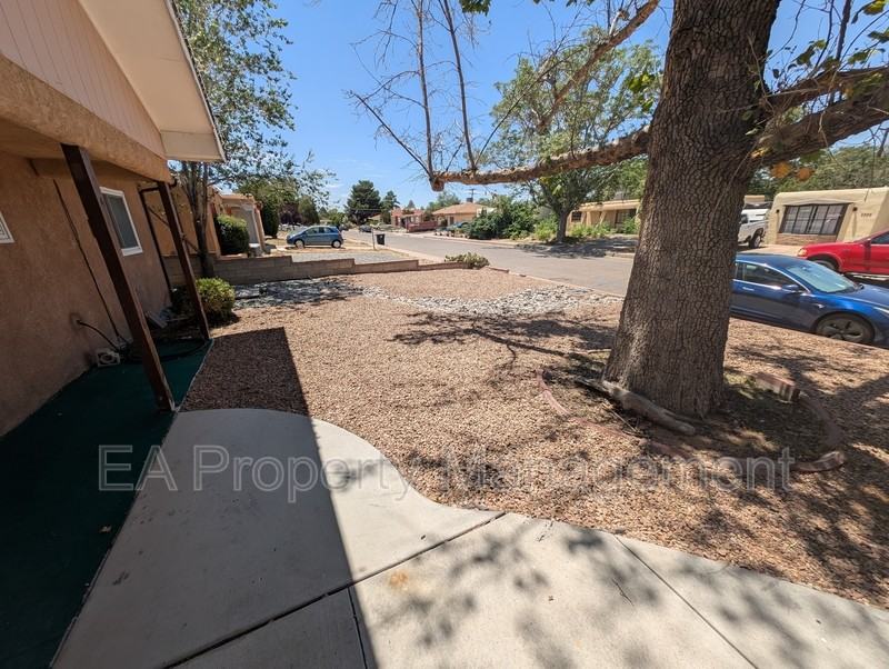 3204 La Veta Dr Ne - Photo 2 of 20