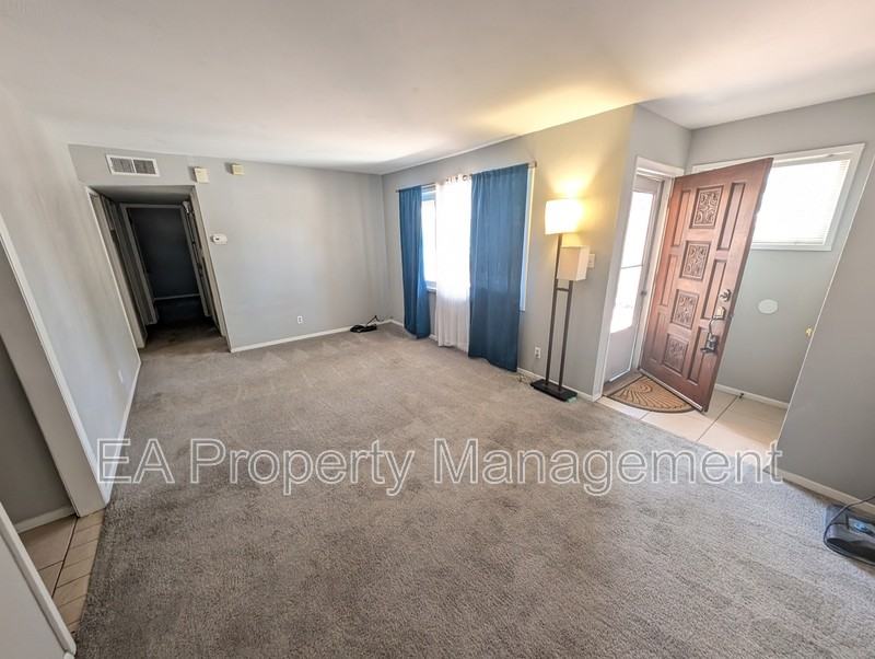 3204 La Veta Dr Ne - Photo 4 of 20