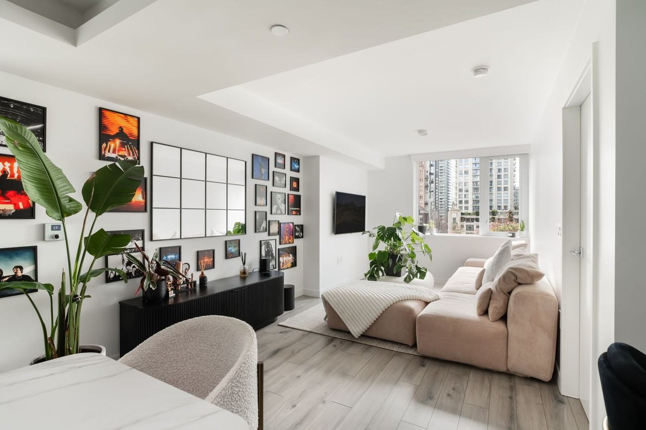 1107 Richards Street - Photo 4