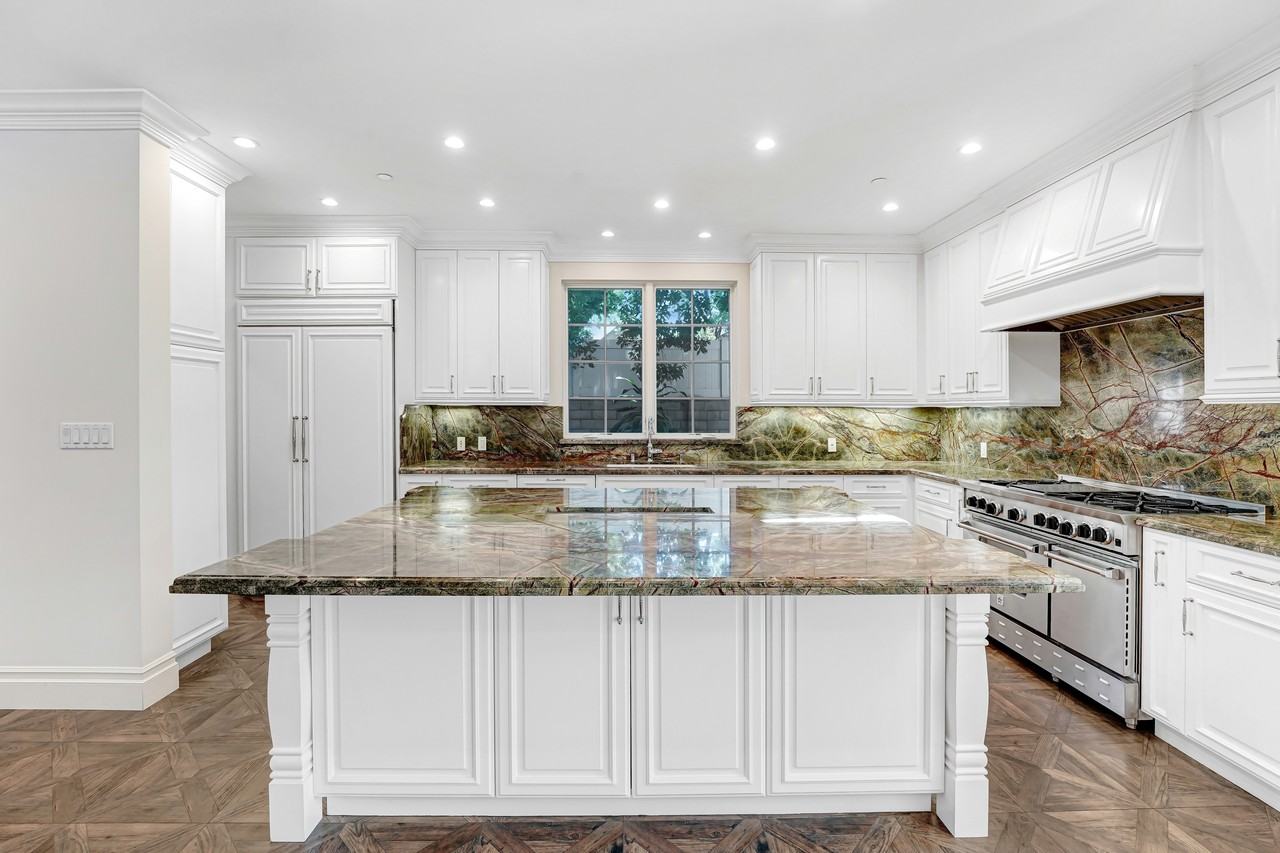 1714 West Oak Street - Photo 7 of 25