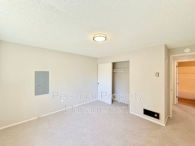 506 E 34th St #A - Photo 6 of 10