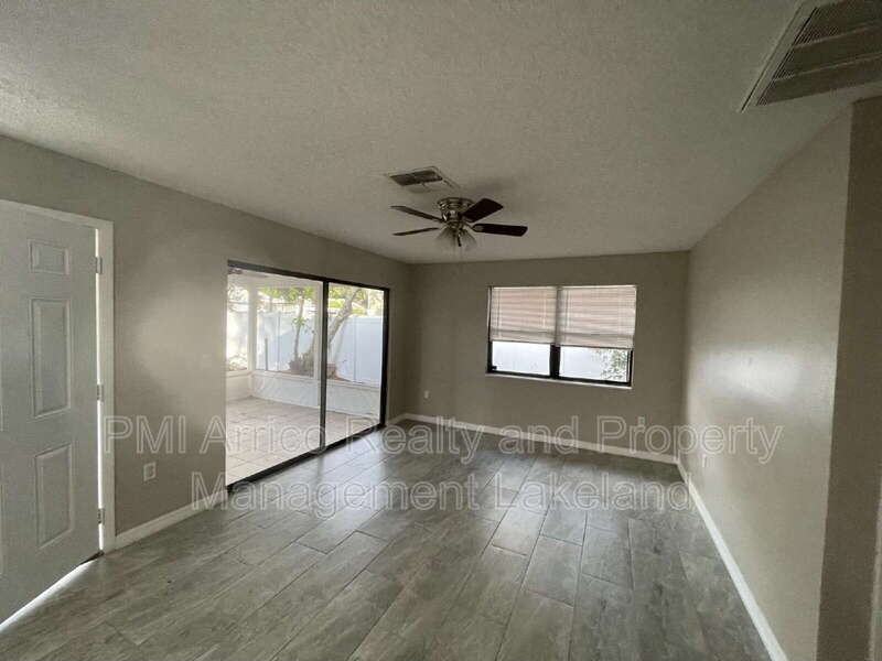 323 W Belmar St - Photo 2 of 8