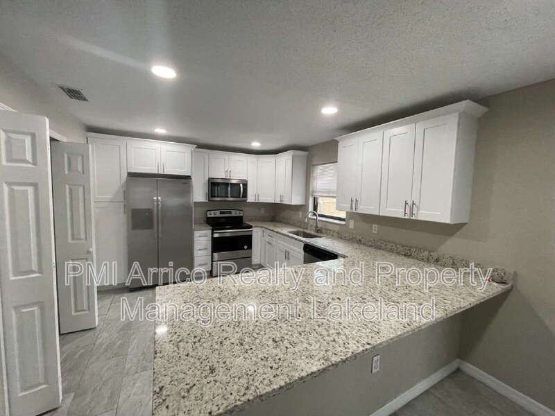 323 W Belmar St - Photo 3 of 8