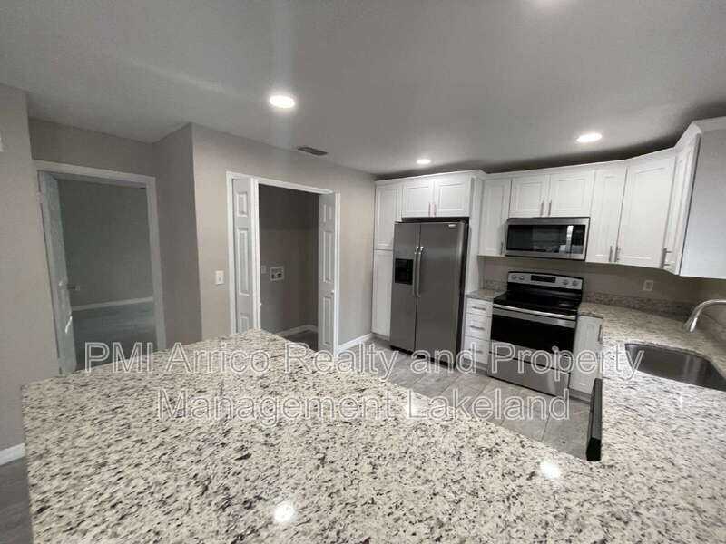 323 W Belmar St - Photo 4 of 8