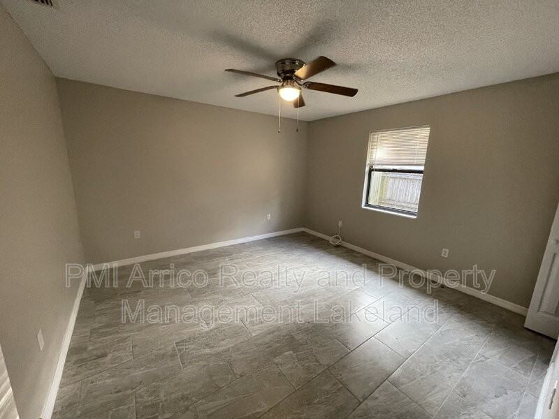 323 W Belmar St - Photo 5 of 8