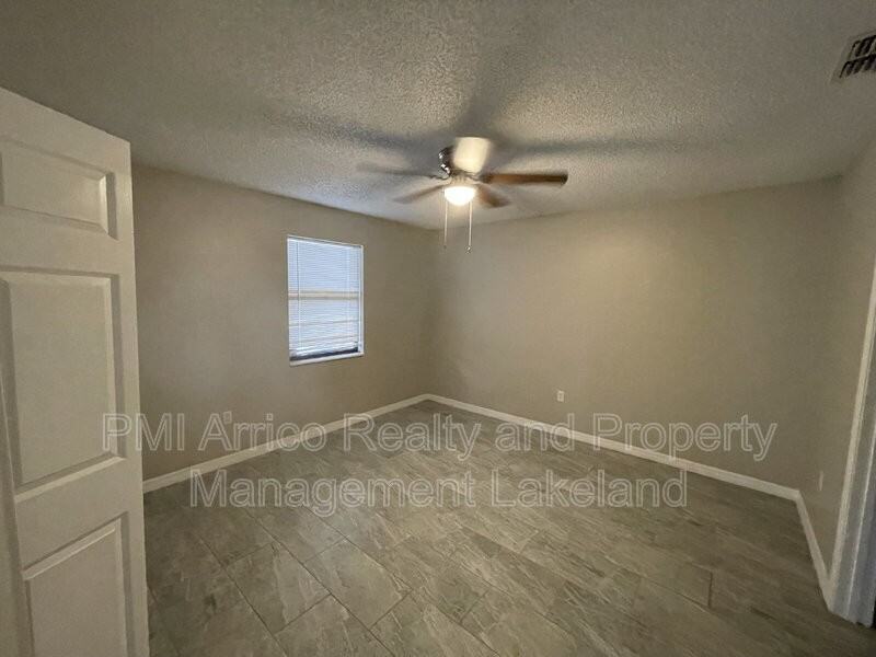 323 W Belmar St - Photo 6 of 8