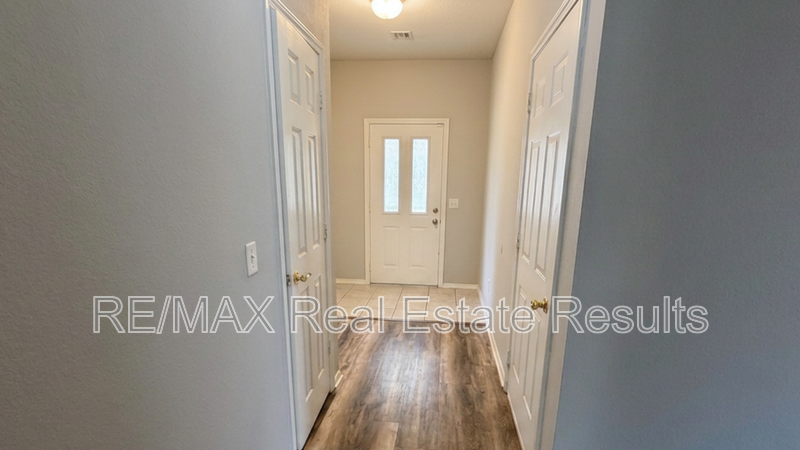 2400 Sw 15th St - Photo 5 of 18