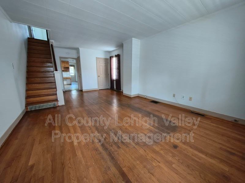 8 W Elizabeth Ave - Photo 4 of 13