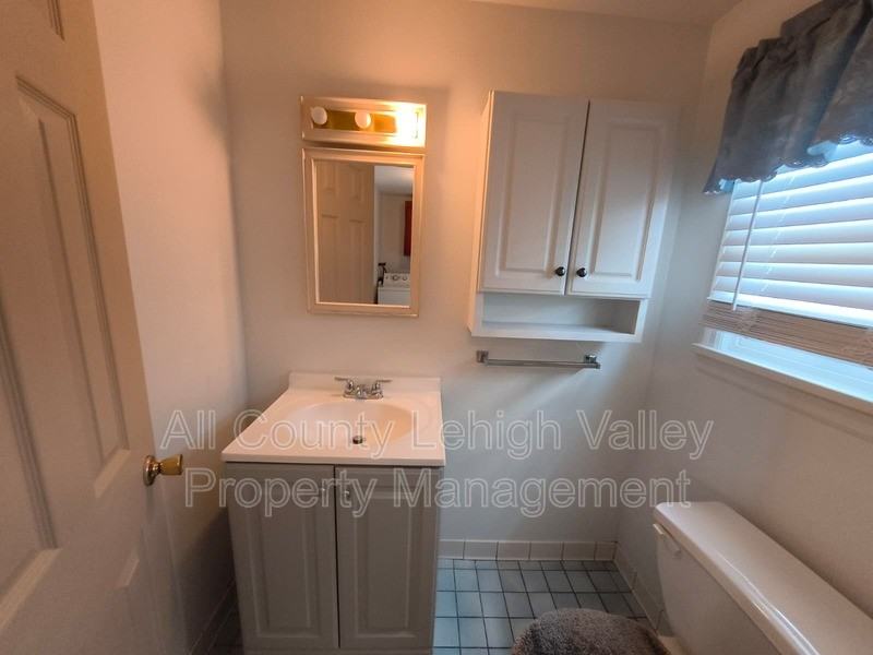 8 W Elizabeth Ave - Photo 6 of 13