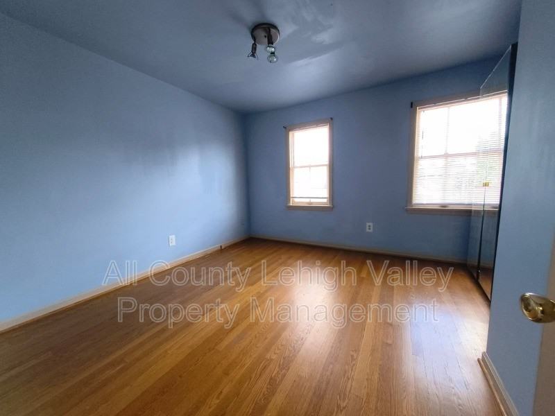 8 W Elizabeth Ave - Photo 7 of 13