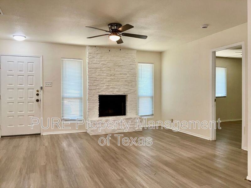 418 Parkhill Cv #418 - Photo 2 of 17