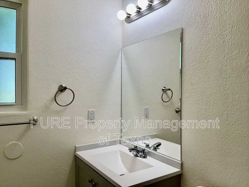 418 Parkhill Cv #418 - Photo 4 of 17