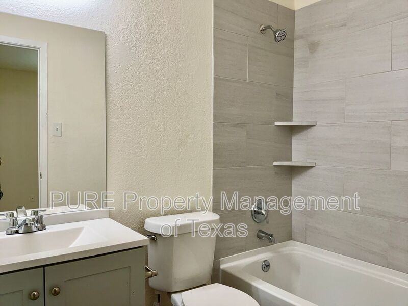 418 Parkhill Cv #418 - Photo 5 of 17