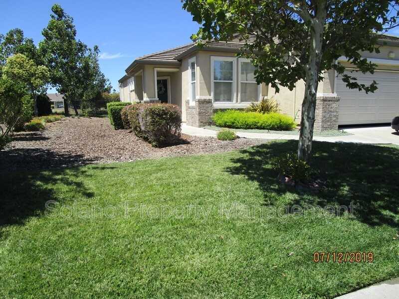 451 Edgewood Dr - Photo 2 of 13