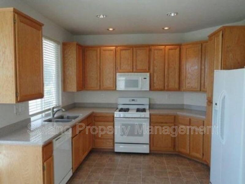 451 Edgewood Dr - Photo 6 of 13