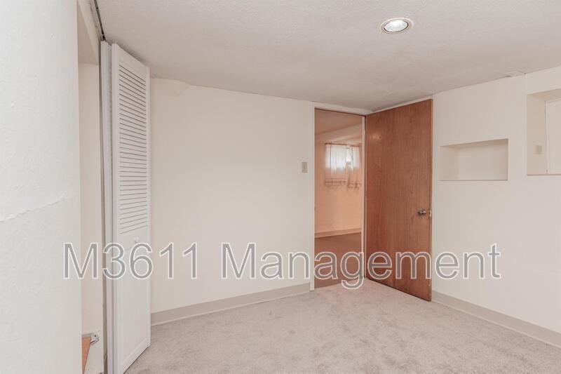 446 E St - Photo 7 of 25