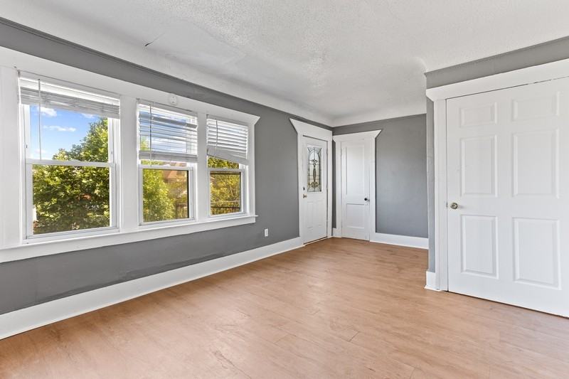 2045 Clements St - Photo 4 of 21