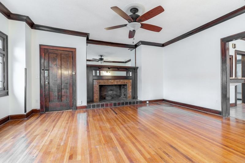 711 E 33rd St - Photo 5 of 11