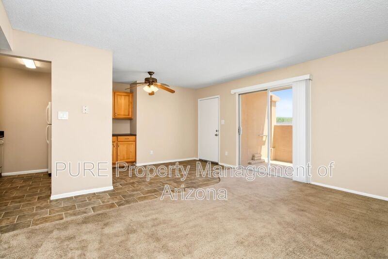 1224 E Evergreen St #102 - Photo 4 of 34