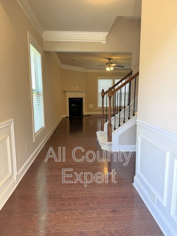 1065 Township Cir - Photo 3 of 30