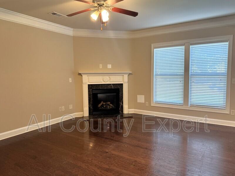 1065 Township Cir - Photo 7 of 30