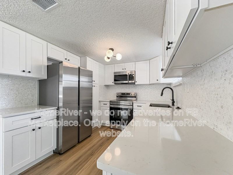 4525 Kennedy Ct - Photo 3 of 19